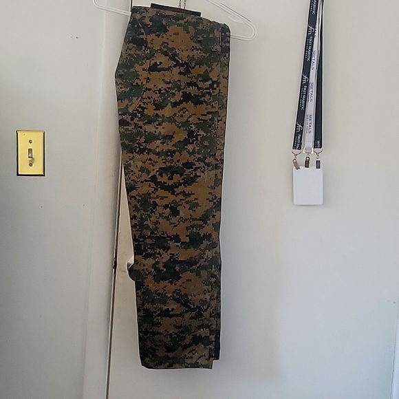 Camouflage cargo pants brand new size M mens - Picture 2 of 11